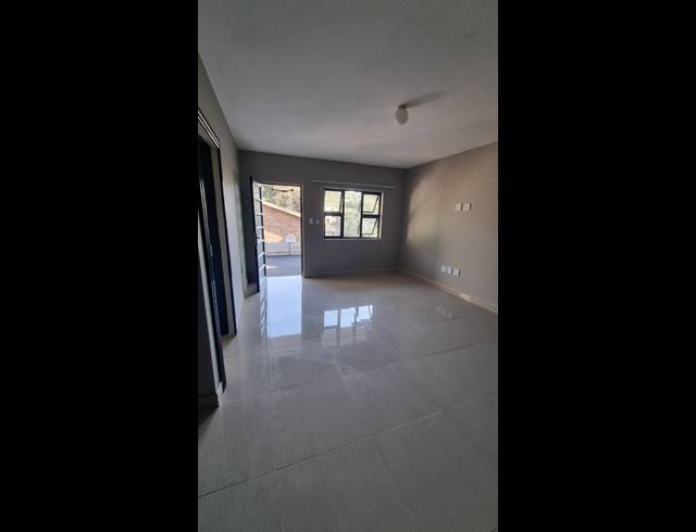 2 BEDROOM APARTMENT RENTED IN PARK HILL